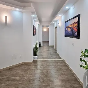 B&B Meridian